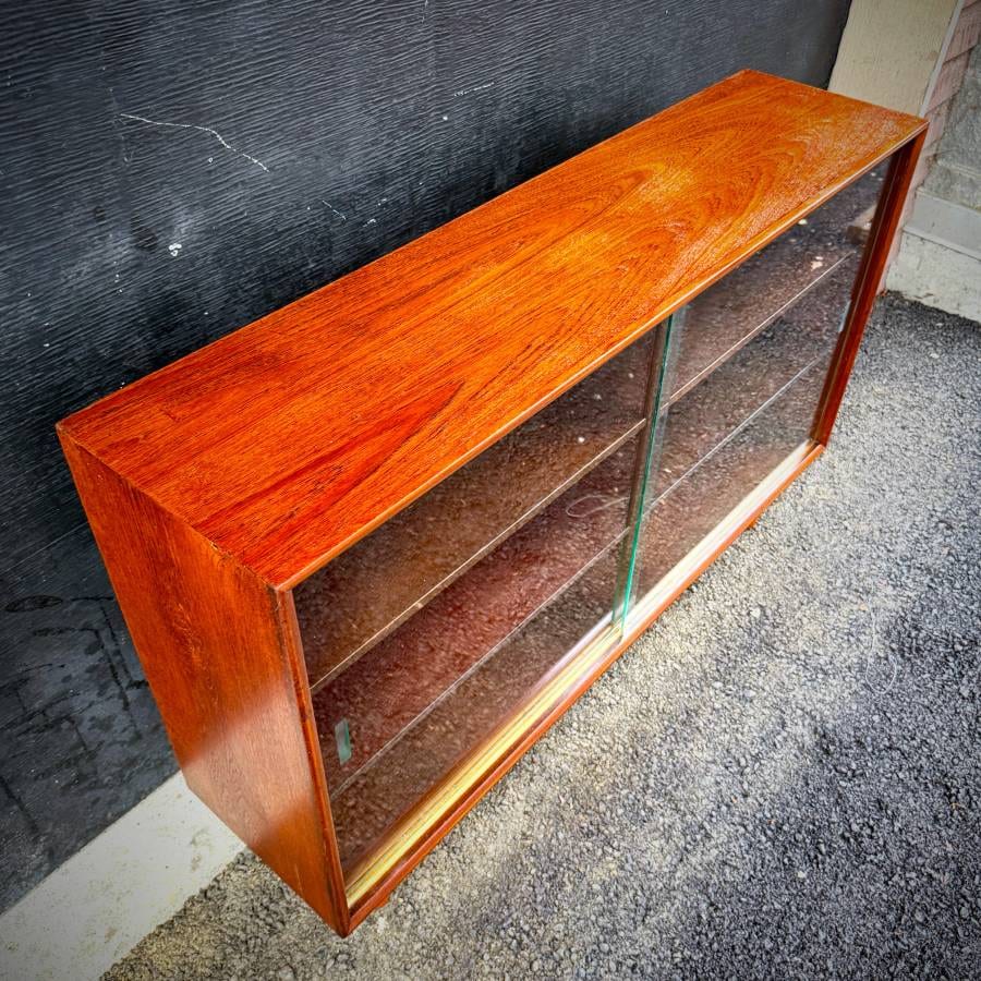 Mid century modern teak and glass cabinet — photograph 5 of 7