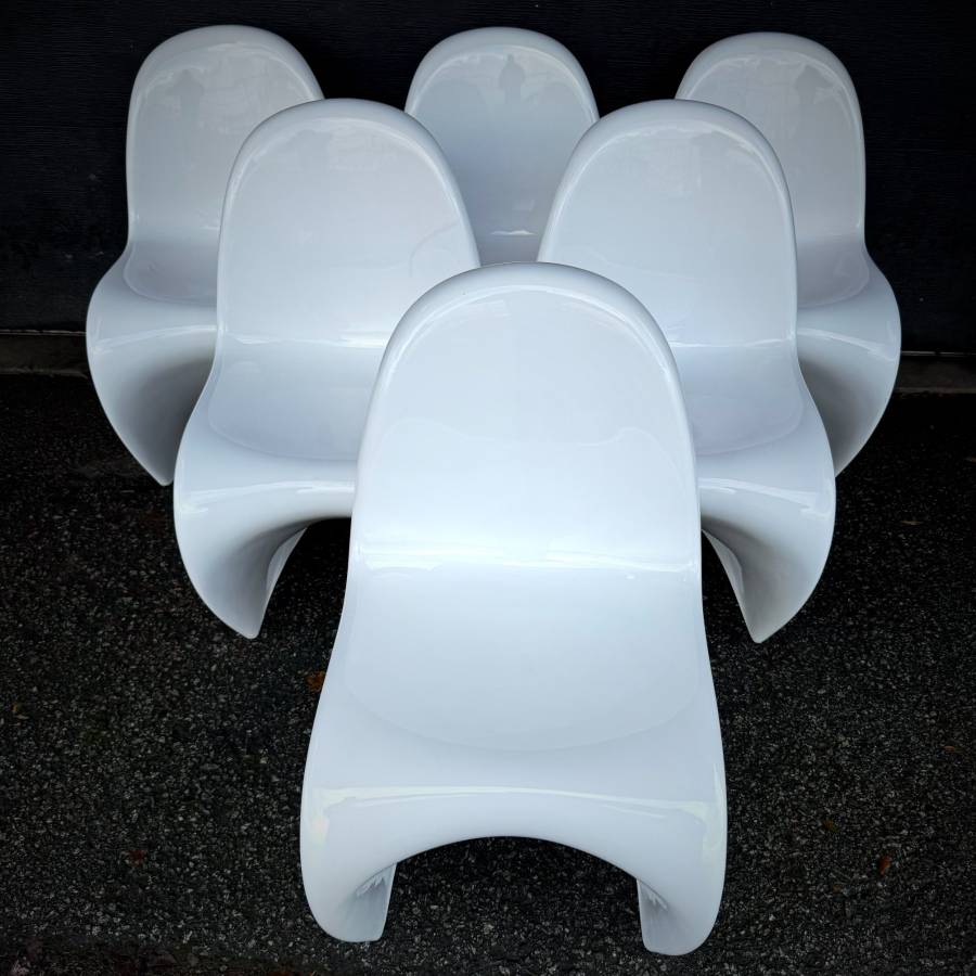 Set of 2 vintage Verner Panton dining chairs — photograph 5 of 7