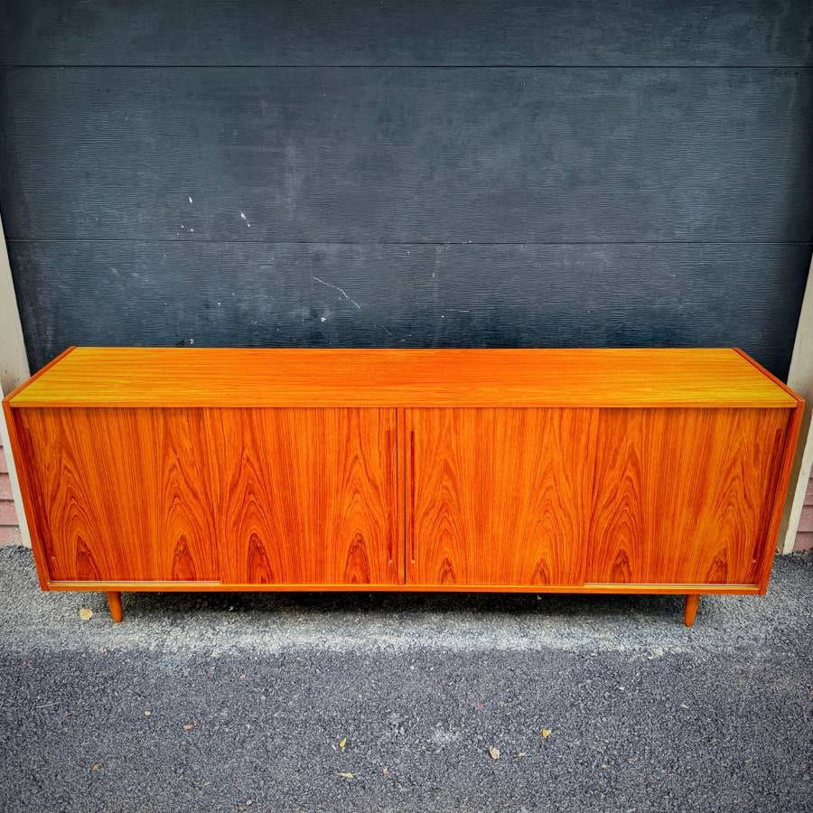 Beautiful extra long mid century modern teak four drawer credenza — photograph 5 of 9