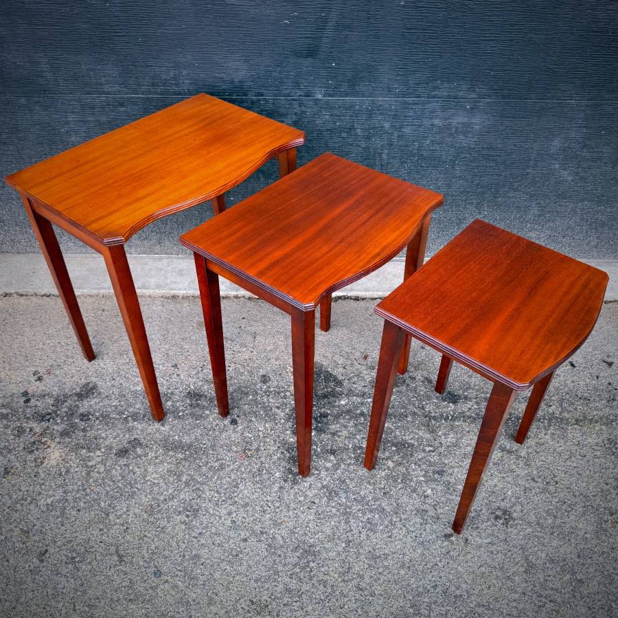 Mid century modern mahogany nesting tables — photograph 6 of 6