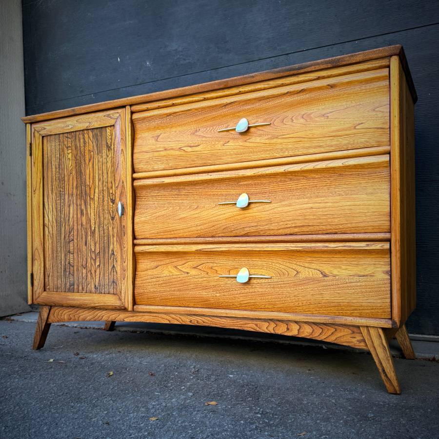 Mid century modern solid pecan credenza — photograph 2 of 8