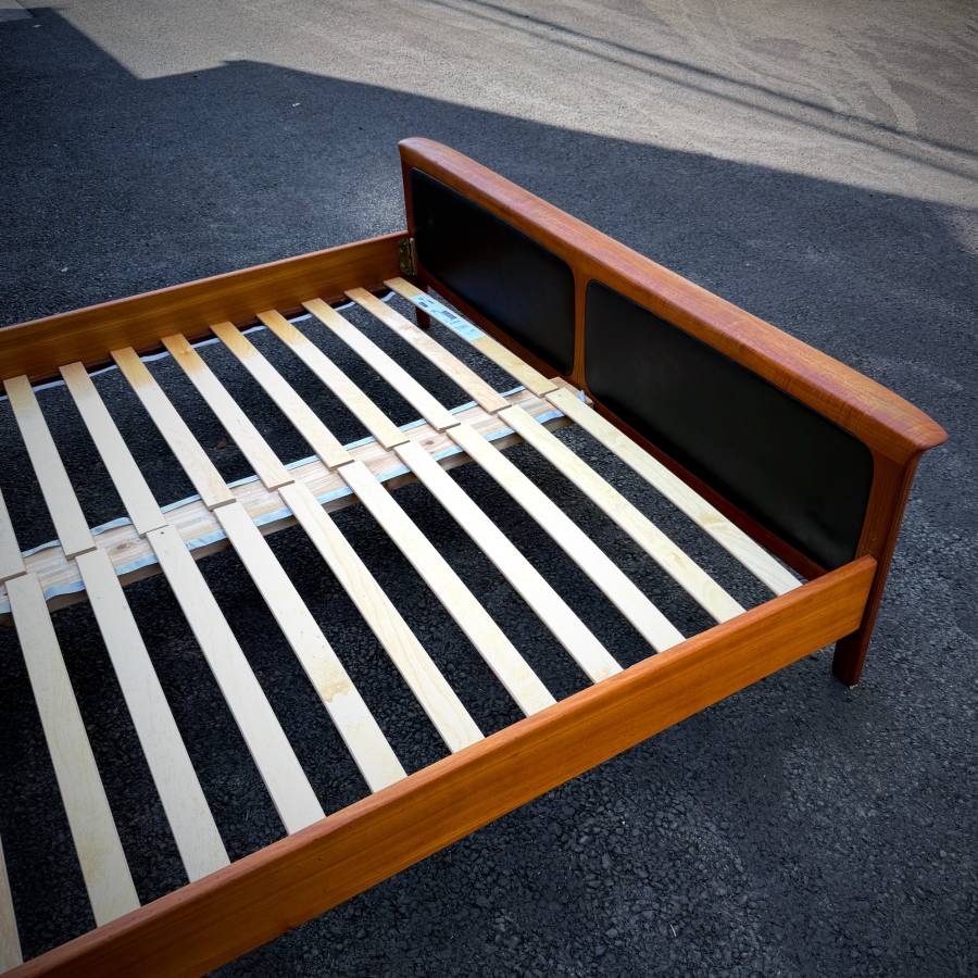 Beautiful danish modern teak and leather queen bed frame — photograph 5 of 9