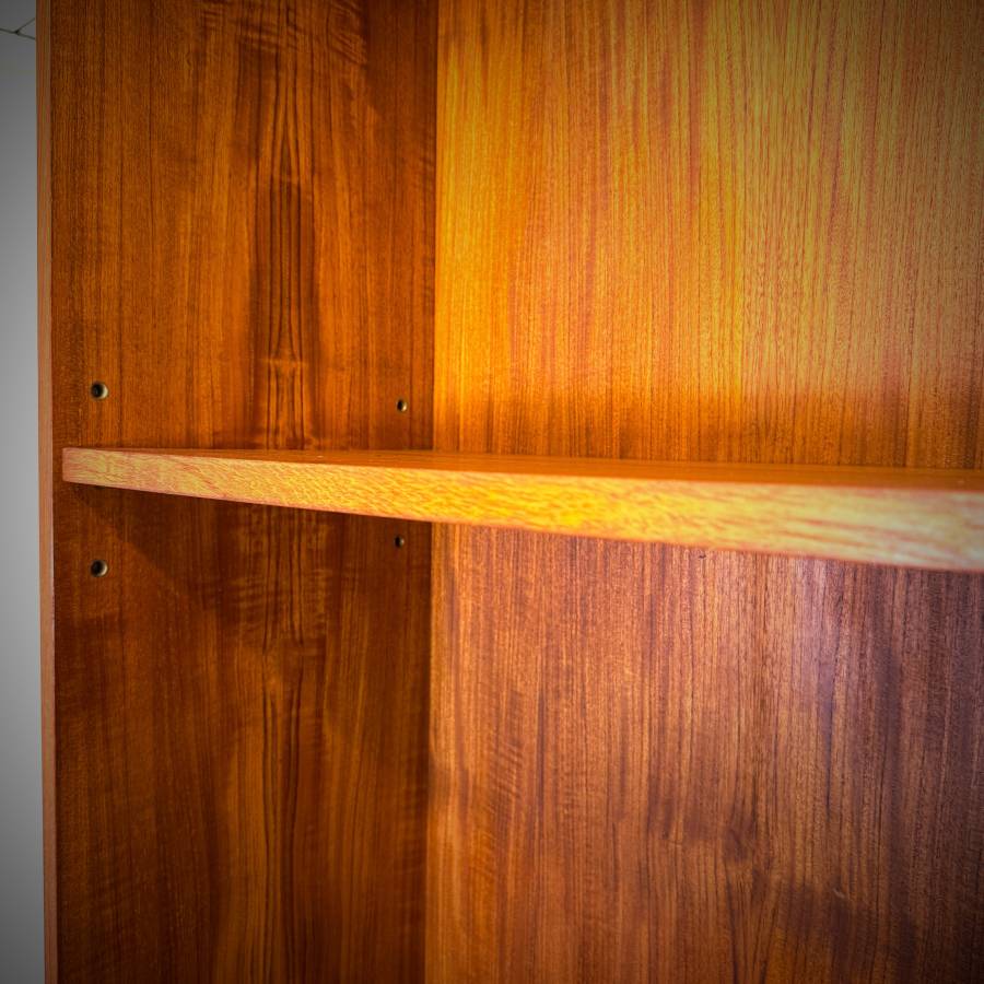 Tall mid century modern teak shelf — photograph 4 of 6