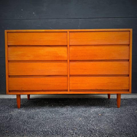Beautiful danish modern teak 8 drawer dresser