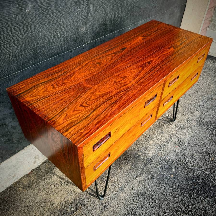 Poul hundevad danish modern rosewood atomic mcm dresser — photograph 5 of 7