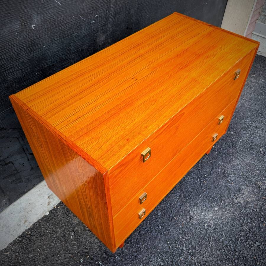 Mid century modern teak 3 drawer dresser — photograph 5 of 6