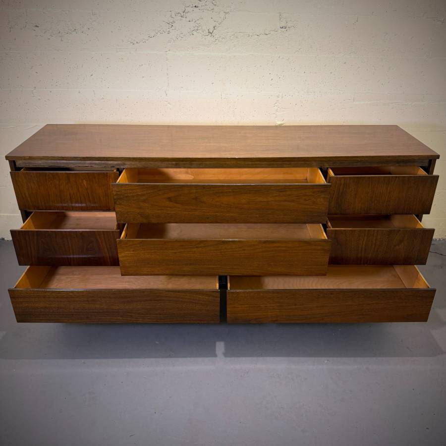 Mid century modern dark walnut 8 drawer dresser — photograph 7 of 7