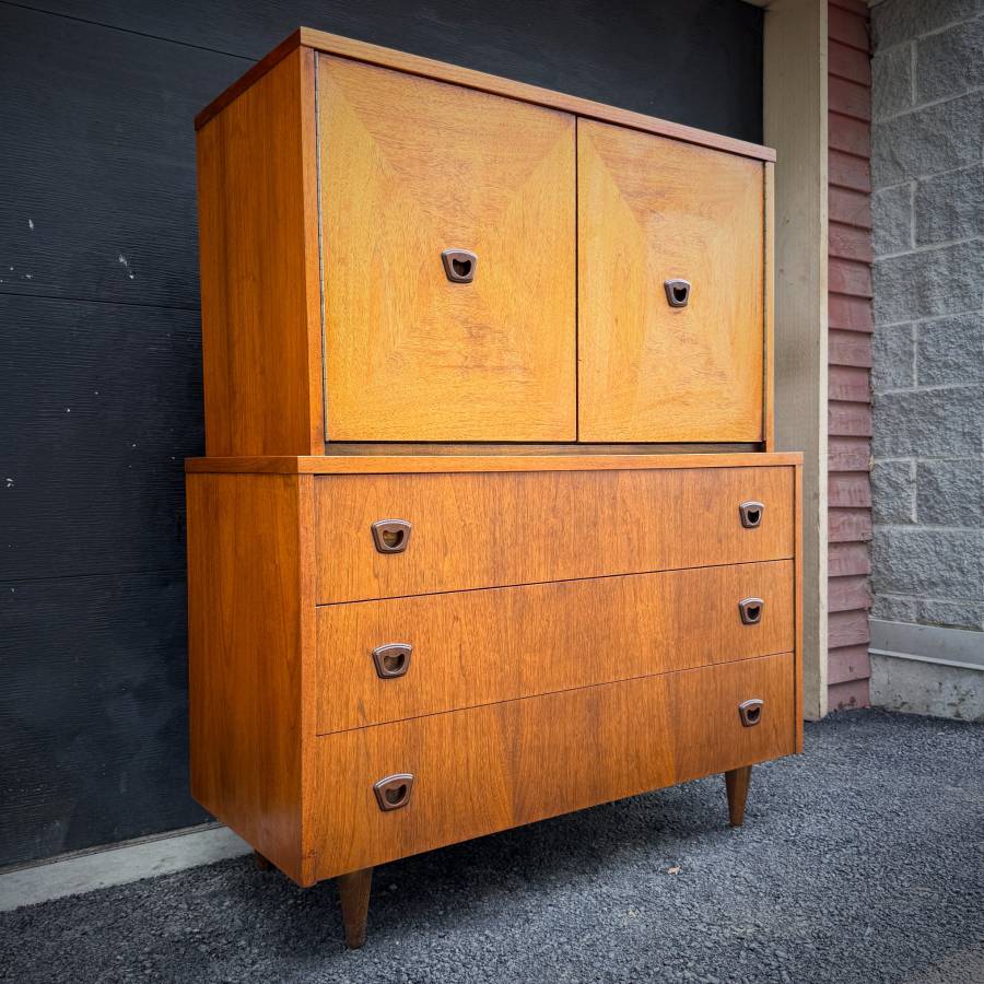 Large mid century modern walnut chest of drawers — photograph 3 of 8