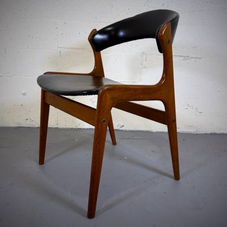 Beautiful danish modern vintage chair