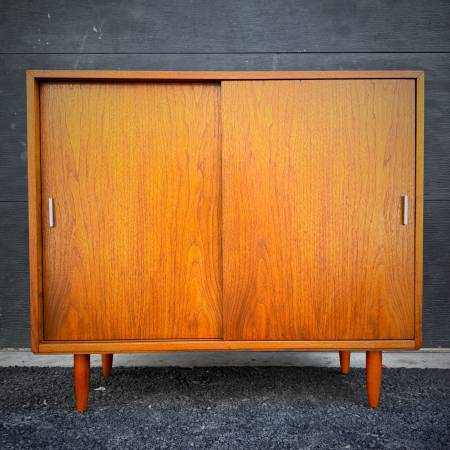 Gorgeous mid century modern walnut credenza