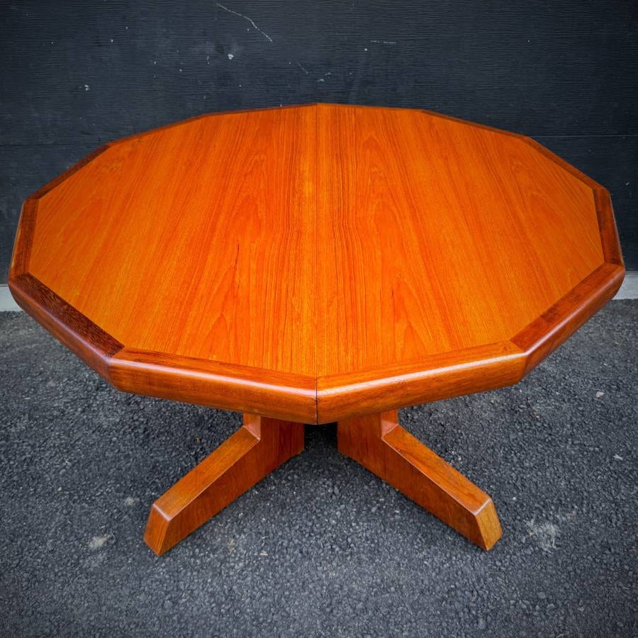 Mid century modern teak pedestal table — photograph 3 of 9