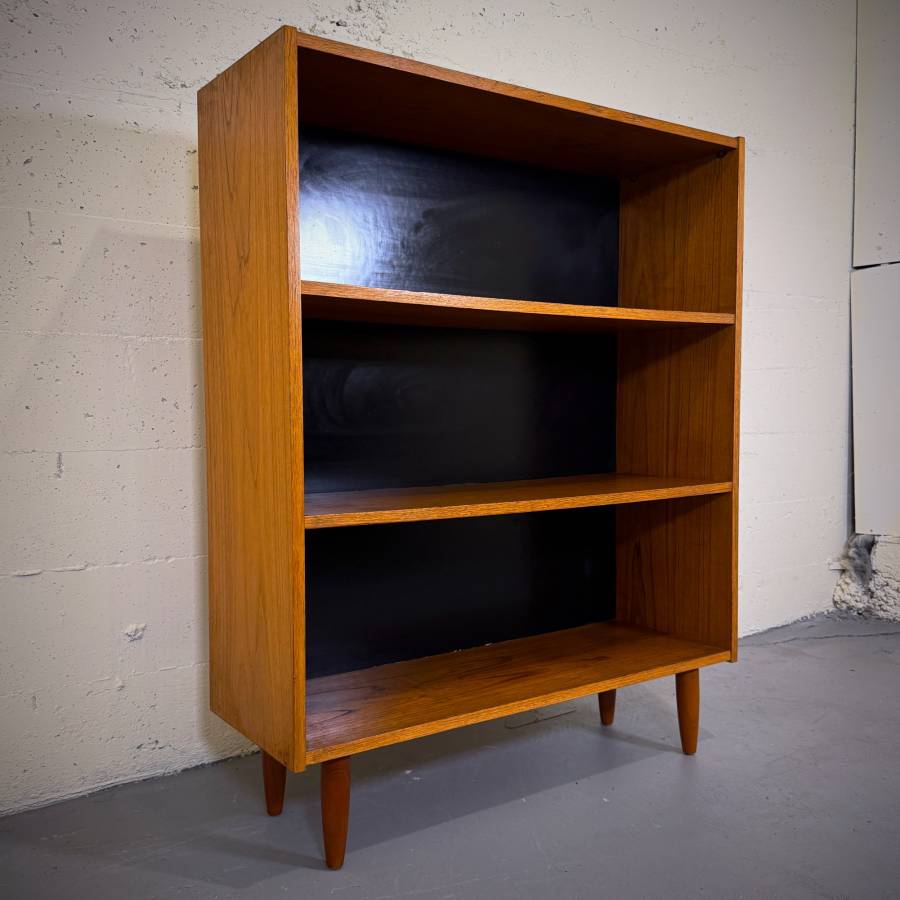 Compact mid century modern teak shelf — photograph 3 of 5