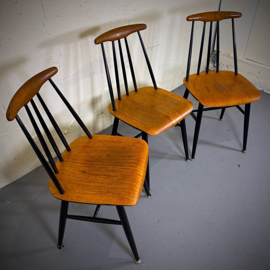 Set of 3 danish modern teak spindle back dining chairs — photograph 3 of 5