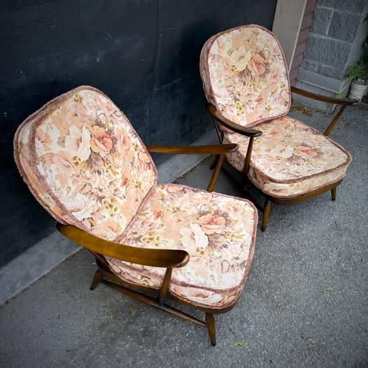 Pair of mid century modern lounge chairs and ottoman by Ercol — photograph 7 of 8