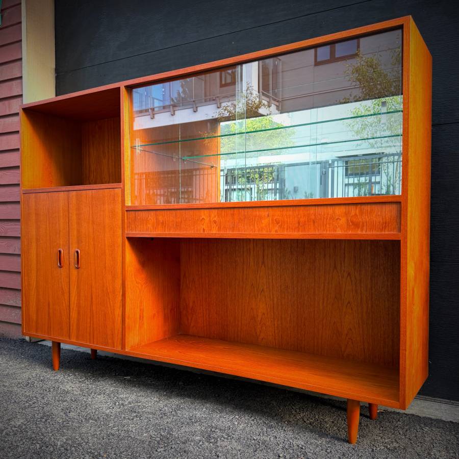 Beautiful slim profile mid century modern teak credenza shelving unit — photograph 3 of 8