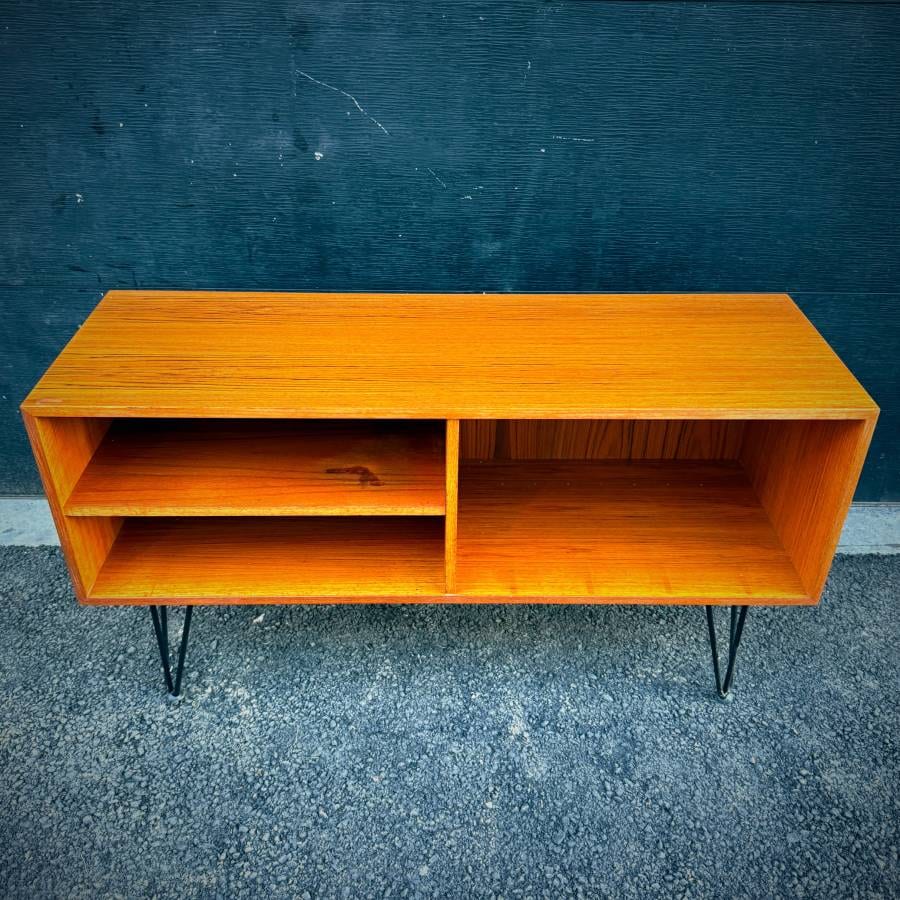 Mid century modern teak media stereo shelf — photograph 4 of 5