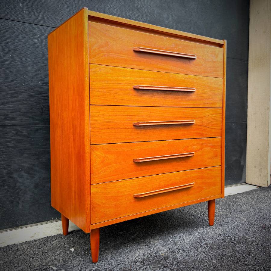 Mid century modern teak tall boy dresser — photograph 3 of 6