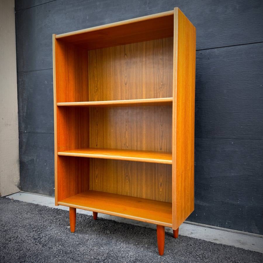 Mid century modern danish teak LP shelf — photograph 2 of 5