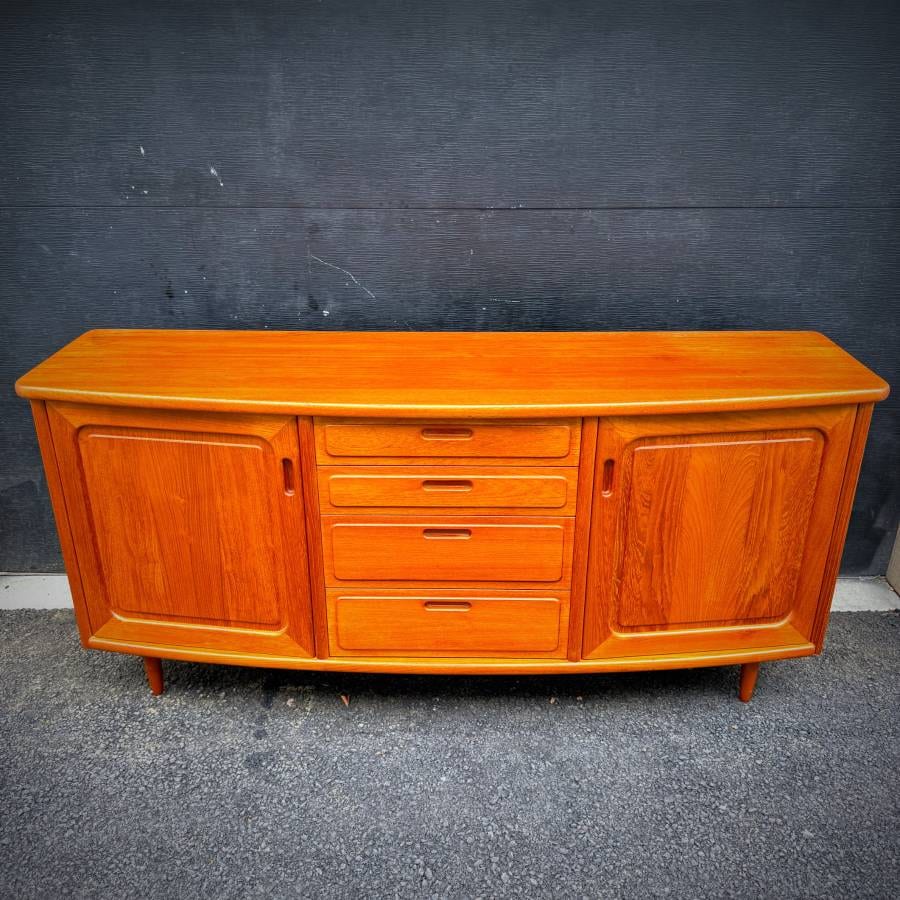 Stunning and rare solid teak danish modern vintage credenza — photograph 4 of 7