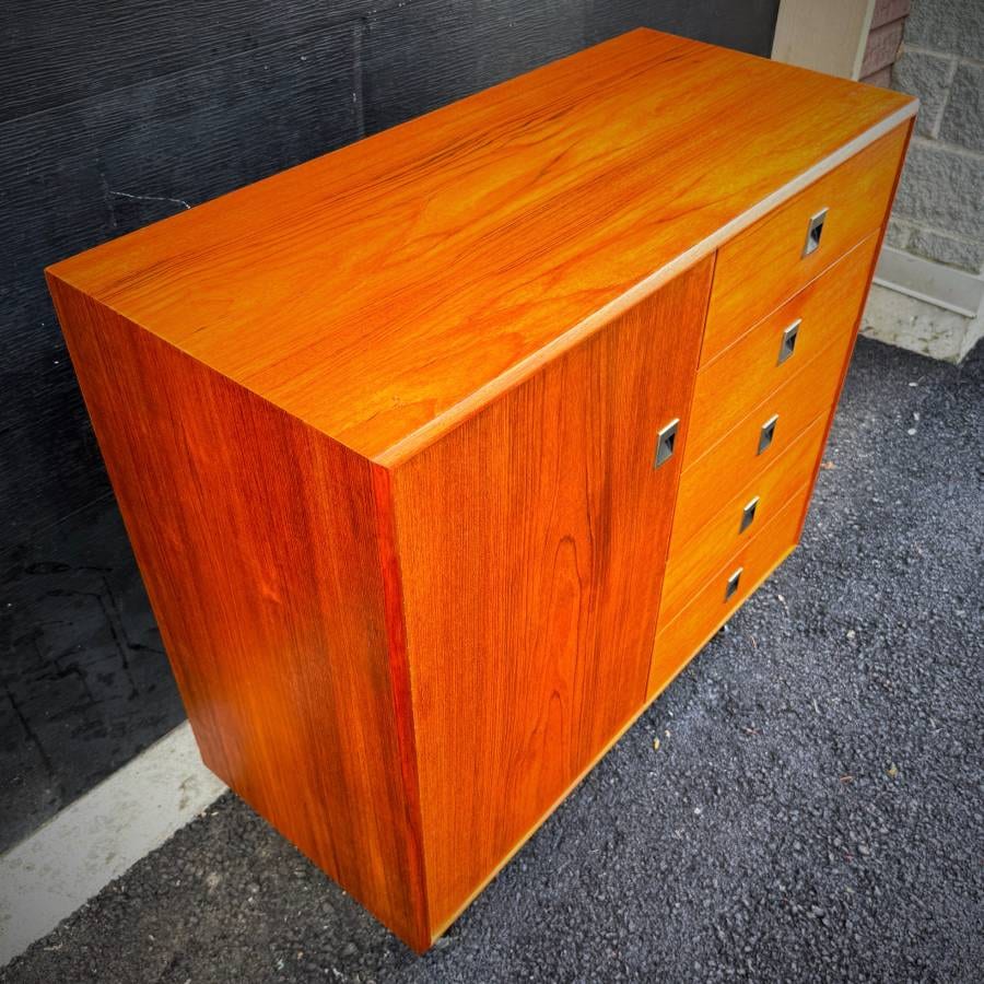 Mid century modern teak atomic wardrobe dresser — photograph 5 of 6