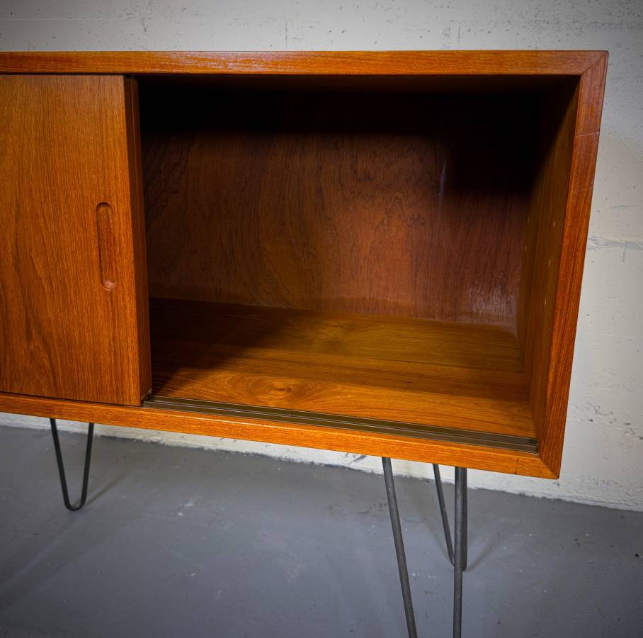 Beautiful mid century modern teak atomic credenza — photograph 6 of 6