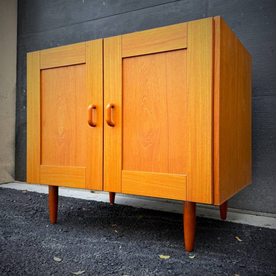 Compact mid century modern teak credenza — photograph 2 of 6