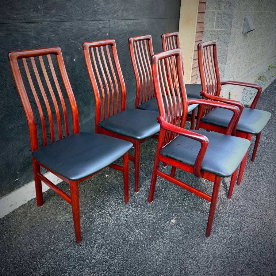 Beautiful vintage danish modern rosewood dining chairs — photograph 3 of 13