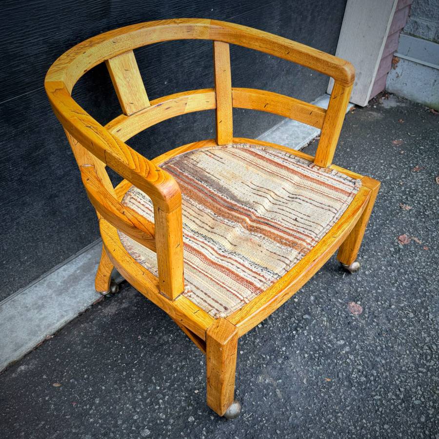 Cool mid century solid oak occasional chair — photograph 5 of 7