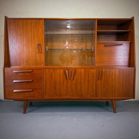 Stunning mid century modern teak hutch credenza