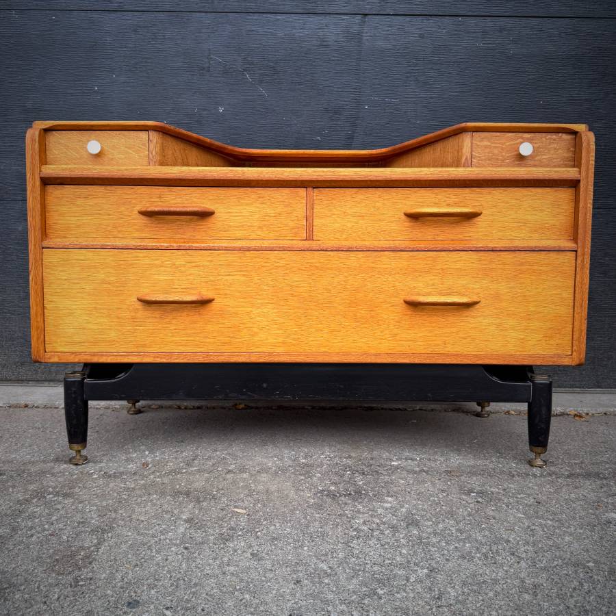 Super rare oak mid century modern vanity dresser by G Plan — photograph 5 of 10