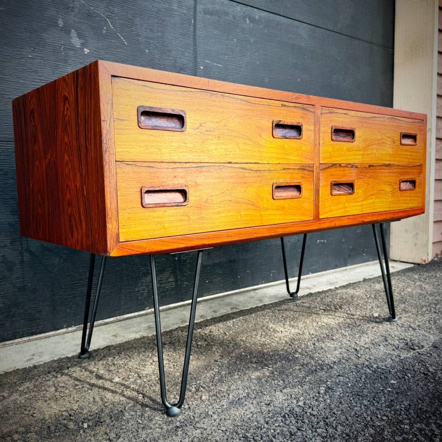 Poul hundevad danish modern rosewood atomic mcm dresser — photograph 2 of 7