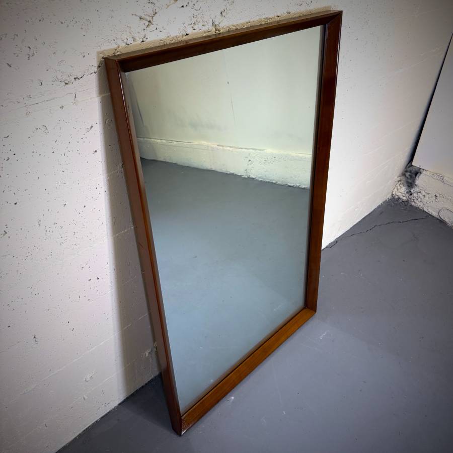 Beautiful mcm vintage thick walnut framed mirror — photograph 3 of 4
