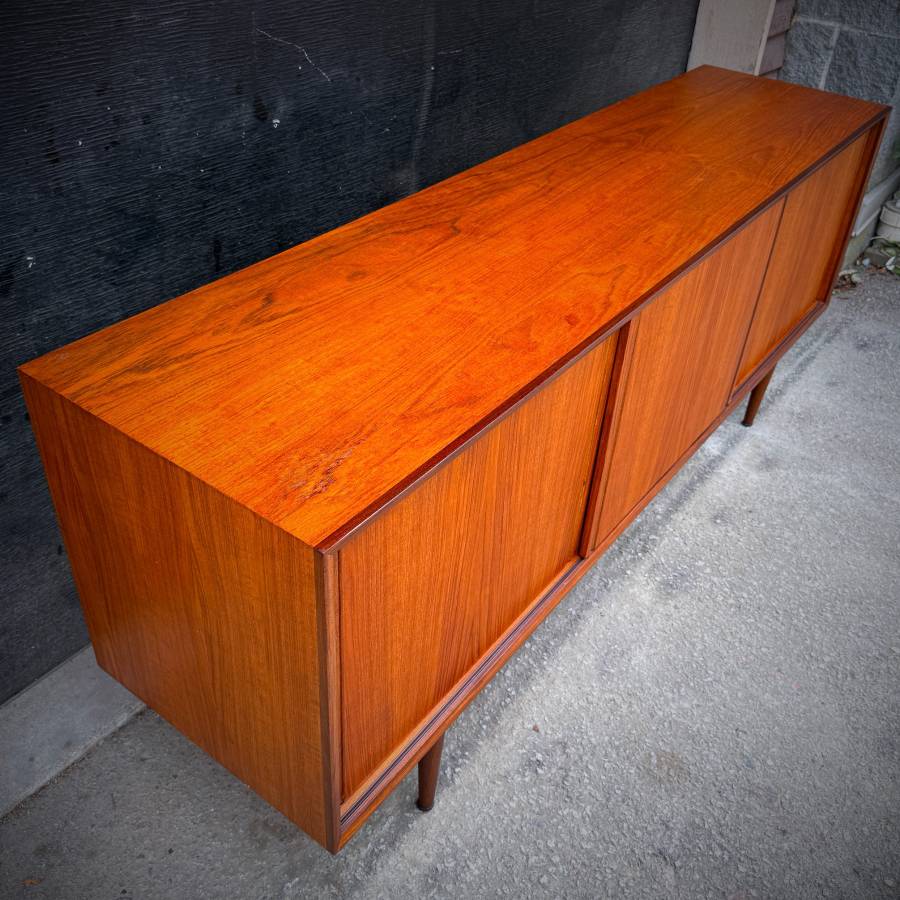 Stunning mid century modern teak credenza by RS and Associates — photograph 5 of 9