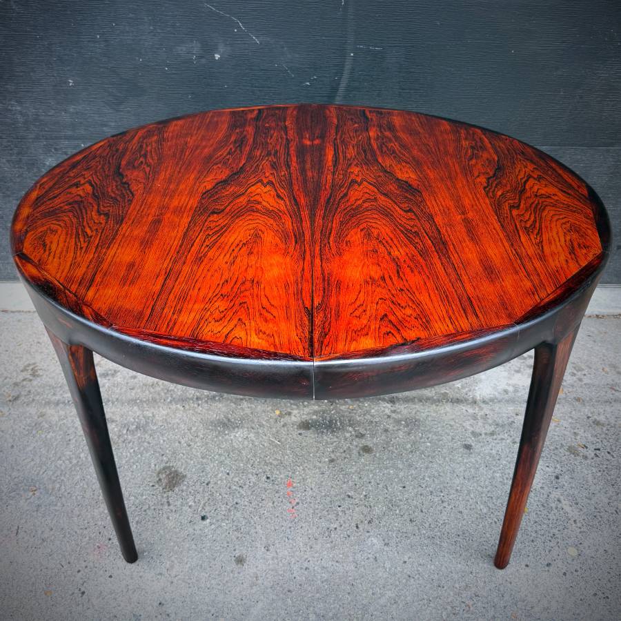 Beautiful danish modern rosewood dining table — photograph 7 of 11
