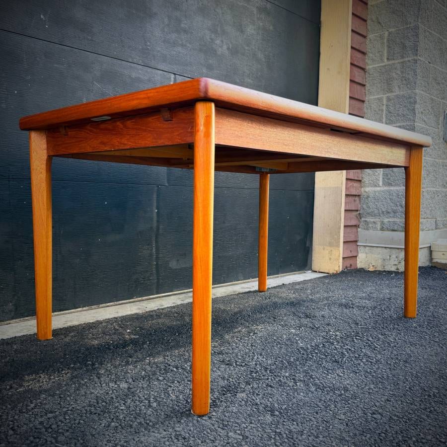 Danish modern vintage mcm teak dining table — photograph 3 of 8