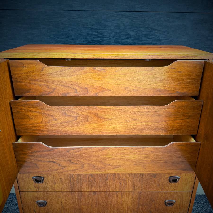 Large mid century modern walnut chest of drawers — photograph 8 of 8