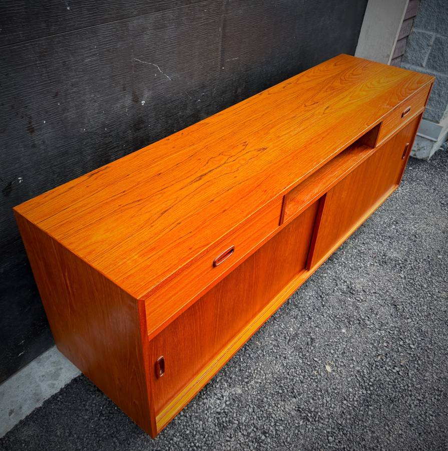 Mid century modern teak credenza — photograph 5 of 8