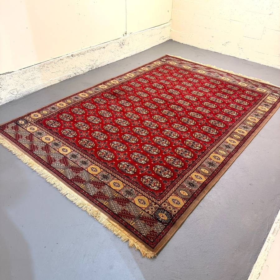 Vintage Turkish high quality wool rug made in Poland — photograph 3 of 6