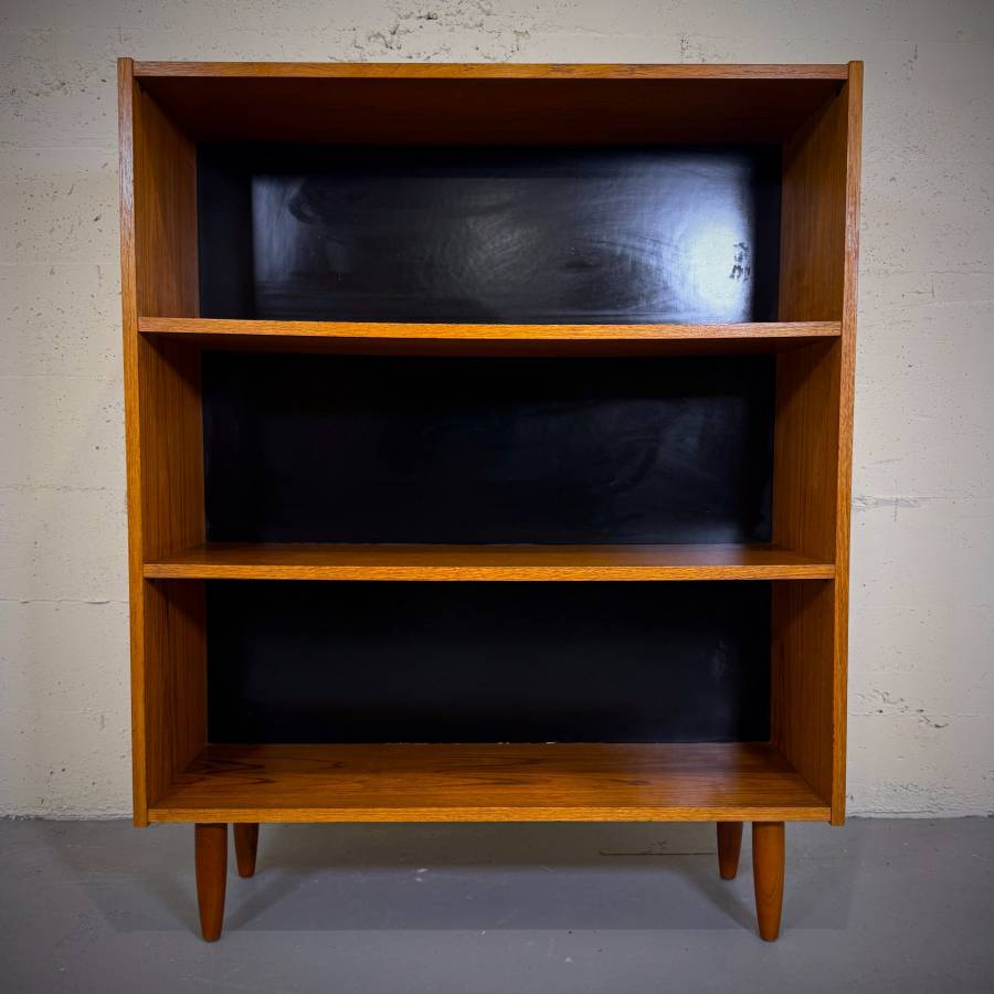 Compact mid century modern teak shelf — photograph 2 of 5