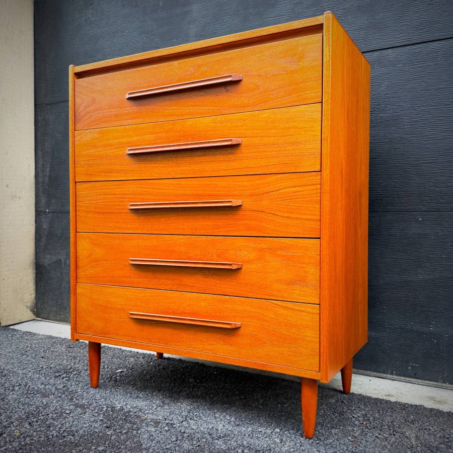 Mid century modern teak tall boy dresser — photograph 2 of 6