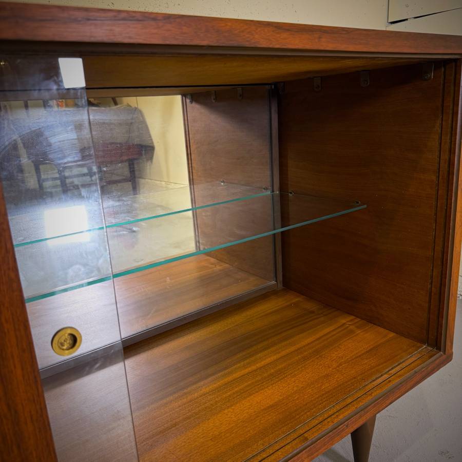 Beautiful mid century modern walnut and glass credenza — photograph 6 of 7