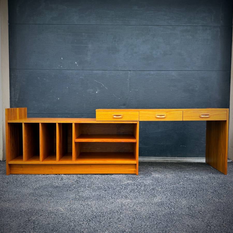 Beautiful danish modern teak extendable stereo cabinet — photograph 7 of 10