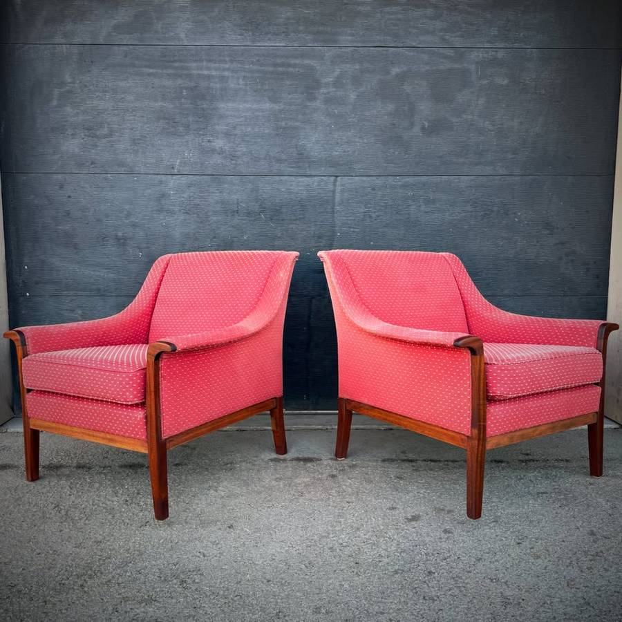 Pair of Scandinavian teak lounge chairs — photograph 9 of 9