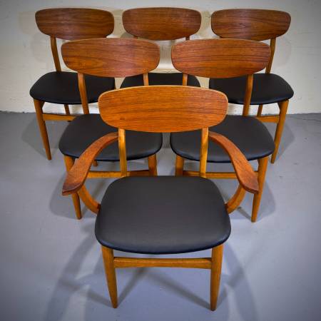 Beautiful set of 6 mcm teak and oak dining chairs