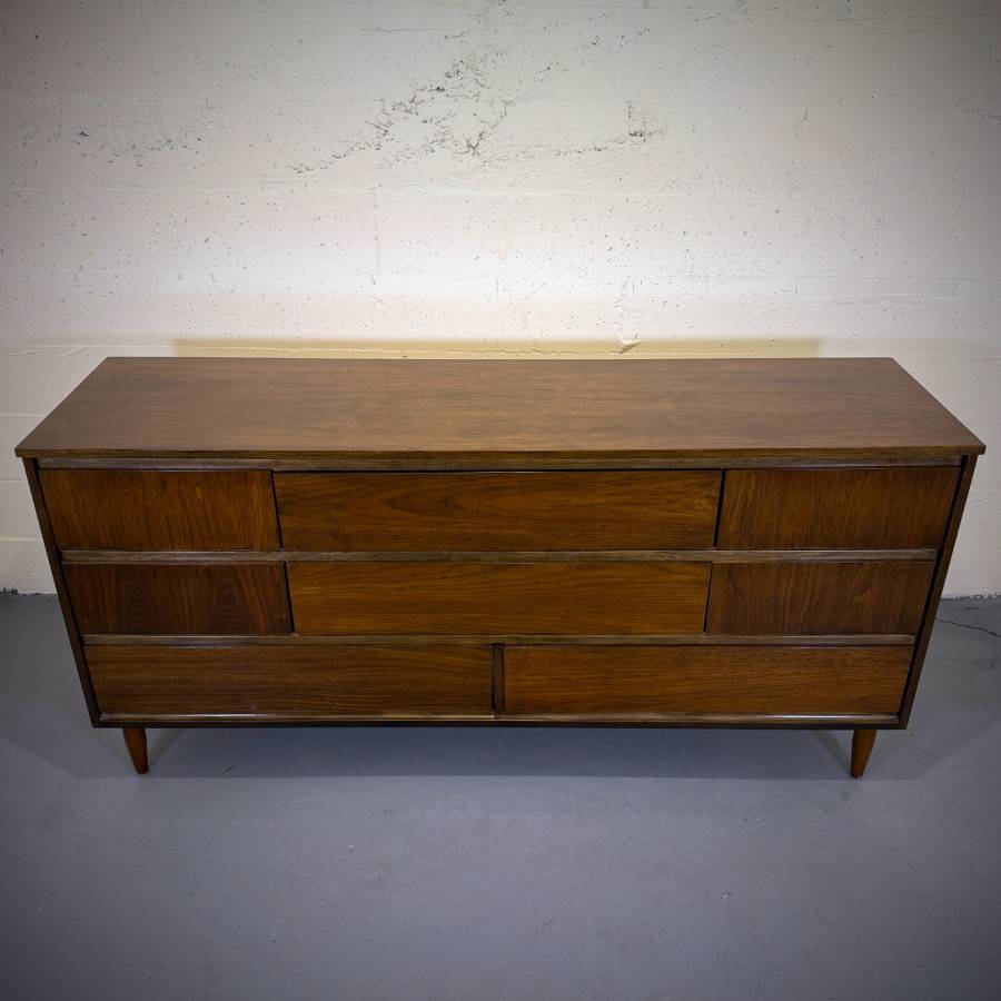 Mid century modern dark walnut 8 drawer dresser — photograph 4 of 7