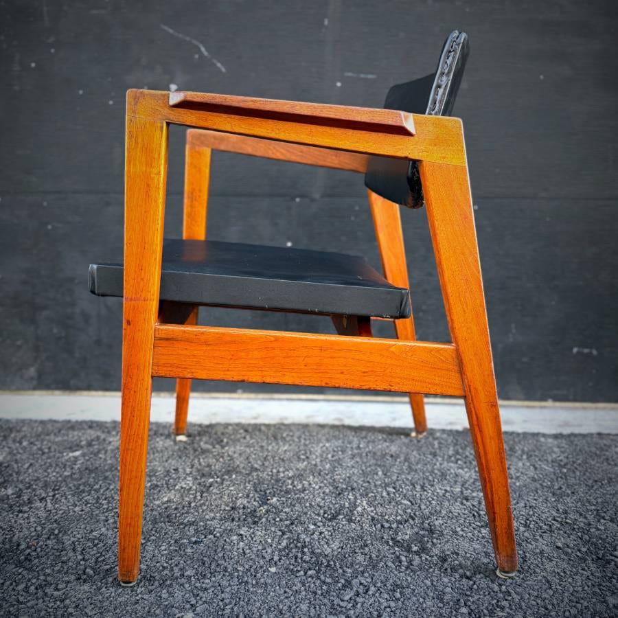 Mid century modern walnut occasional chair — photograph 5 of 6