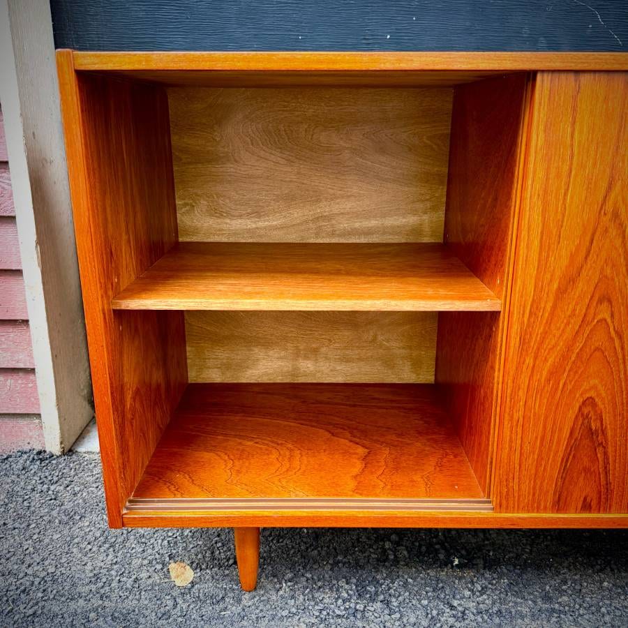 Beautiful extra long mid century modern teak four drawer credenza — photograph 6 of 9