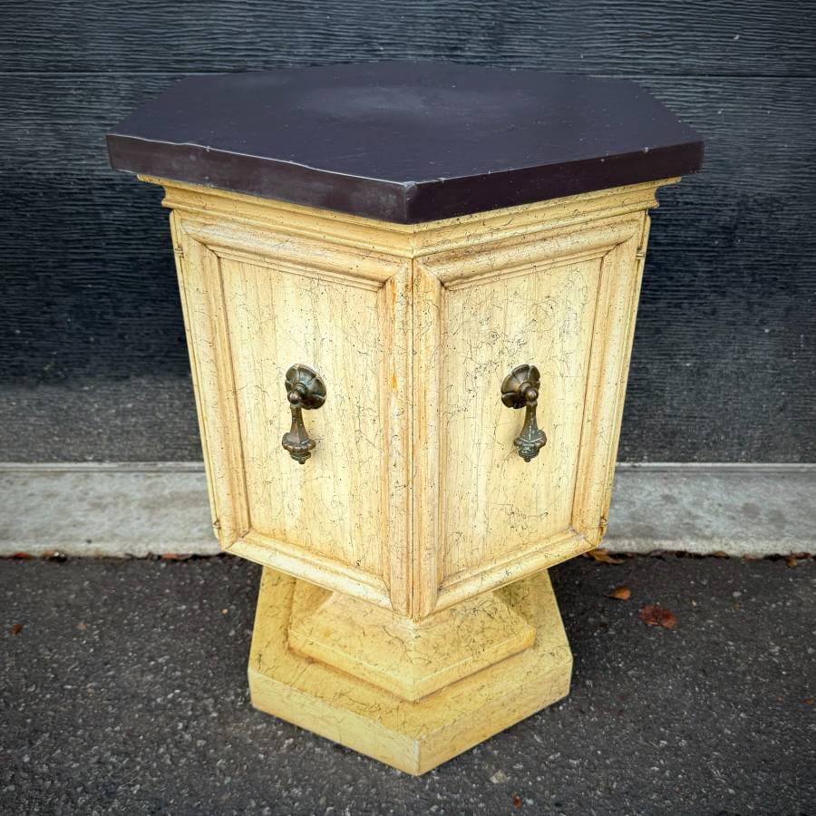Italian mid century modern pedestal table — photograph 3 of 7