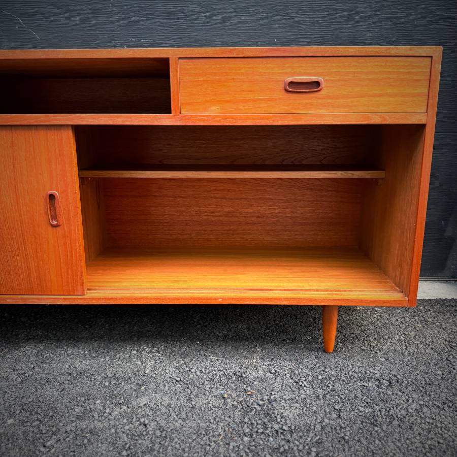 Mid century modern teak credenza — photograph 8 of 8