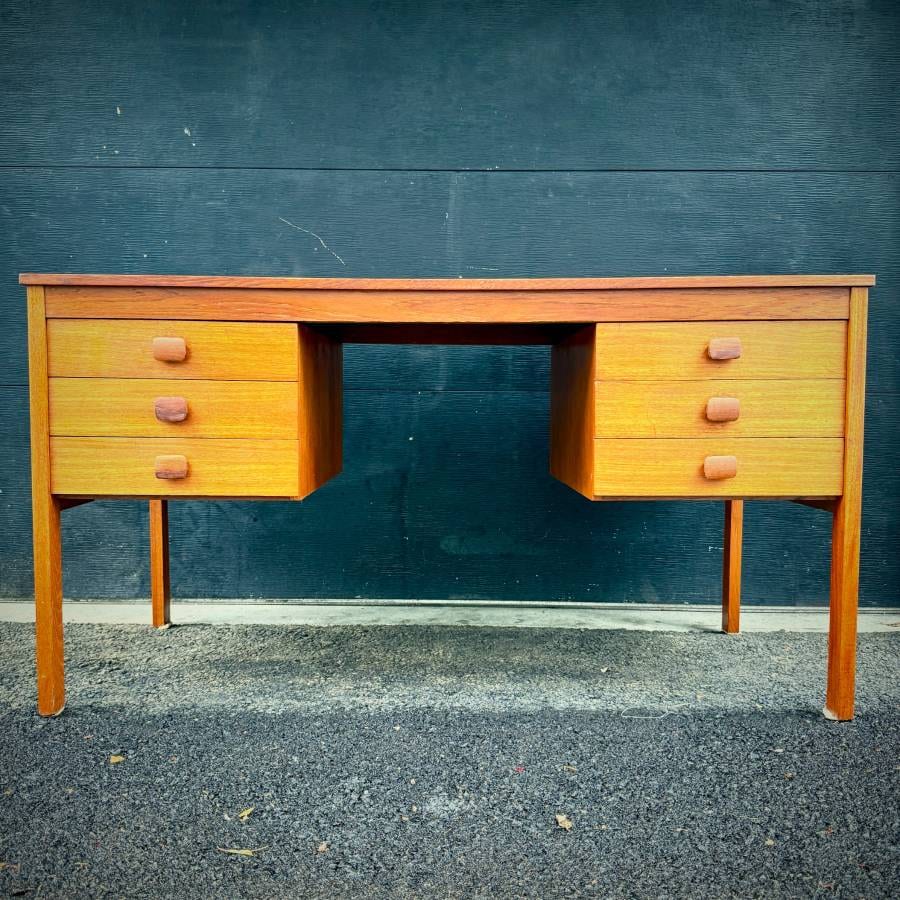 Mid century danish modern teak 6 drawer desk — photograph 2 of 6